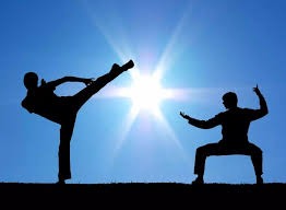 扑克中如何识别错误策略（如何辨别扑克中的不当策略）