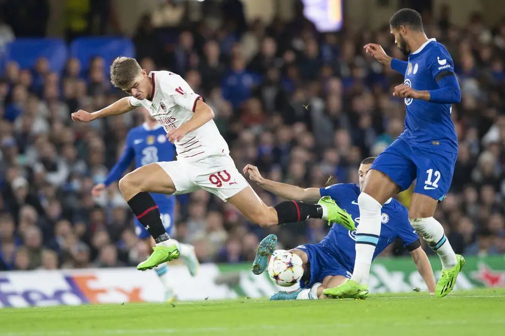 NBA最佳第六人选手马尔科姆-布罗格登即将加盟勇士队